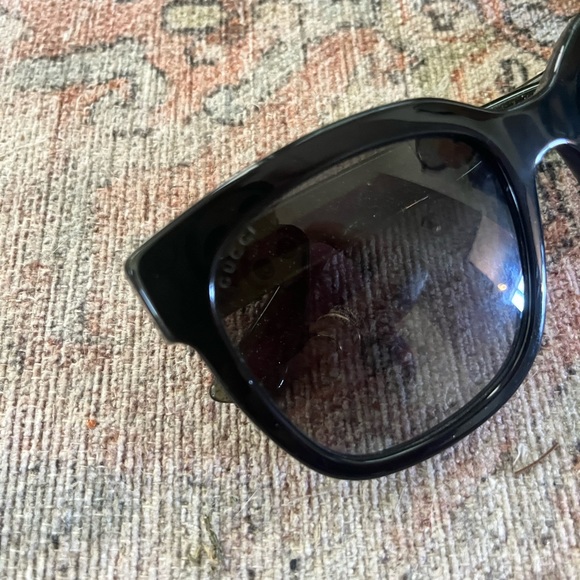 Gucci Black and Red Sunglasses - Picture 7 of 10
